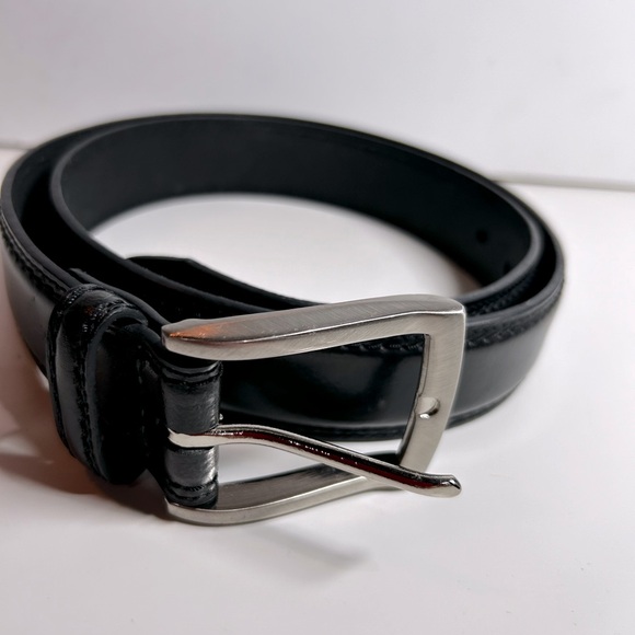 Men’s Dockers black leather belt, silver buckle. Size 34 - Picture 2 of 8